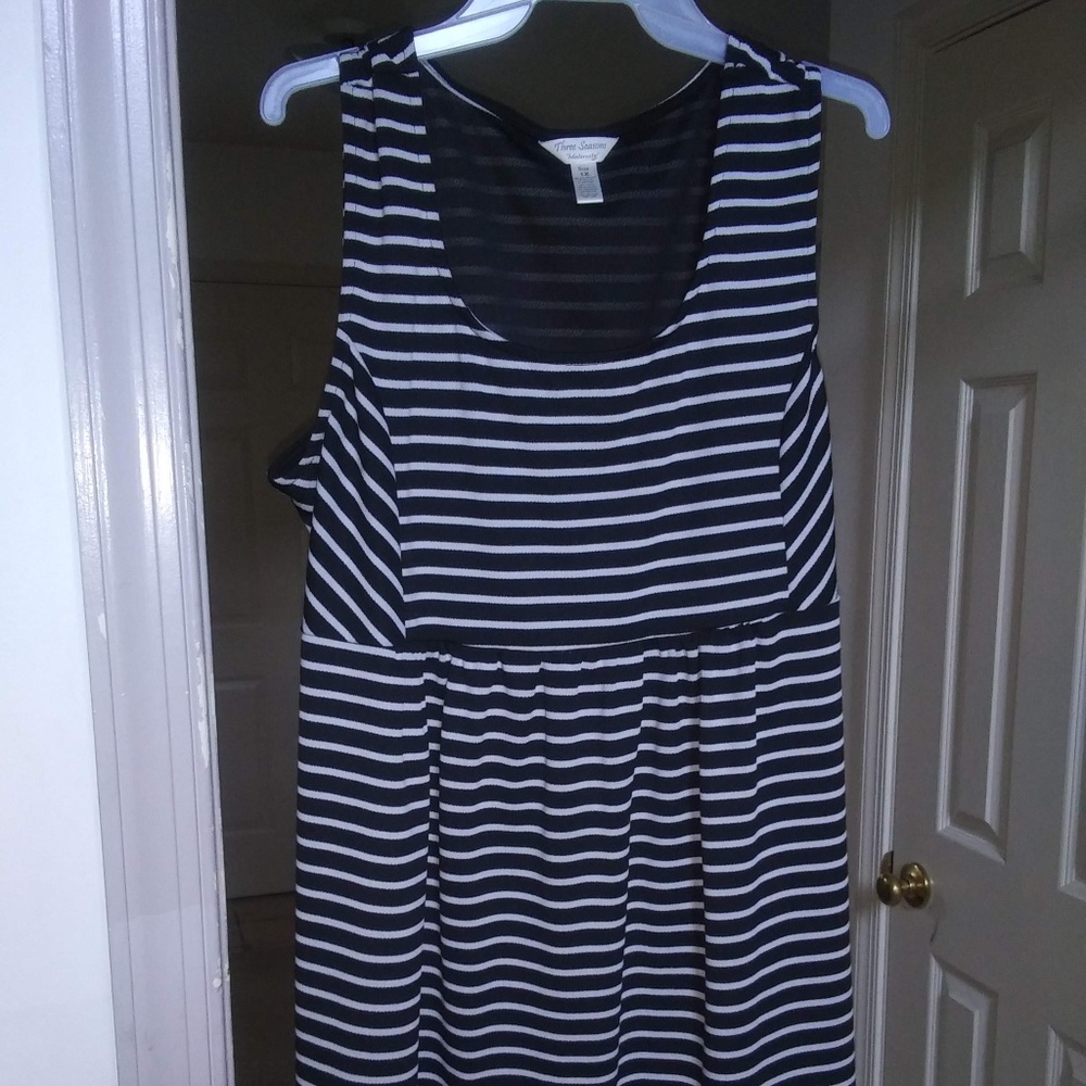 Three Seasons Maternity | Black & White Dress